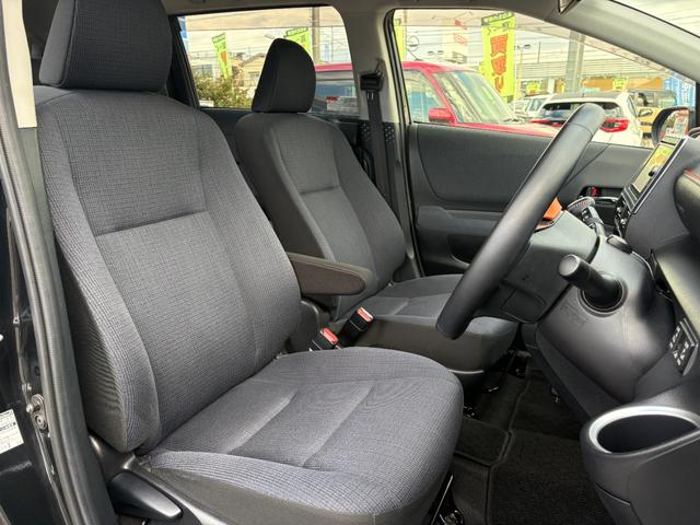 シエンタ G 禁煙車 衝突軽減 車線逸脱警報 両側パワースライド バックカメラ 純正ナビ フルセグ BTオーディオ CD/DVD再生 シートヒーター オートハイビーム ETC スマトキー プッシュスタート(18枚目)