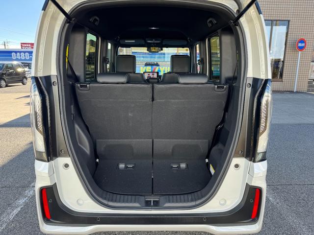 N-BOXカスタム ターボコーディネートスタイル 純正9インチナビ ブラックレザー シートヒーター Bluetooth フルTV 両側スライド SOSコール レーダークルーズ オートハイビーム 車線逸脱 コーナーセンサー バックカメラ ワンオーナー(32枚目)