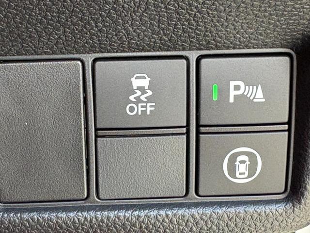 シビック タイプＲ　６ＭＴ　ターボ　１オーナー　禁煙車　ホンダコネクト　バックカメラ　純正１９インチＡＷ　Ｂｒｅｍｂｏキャリパー　フルＬＥＤヘッド　＋Ｒモードスイッチ　大型リヤスポイラー　ＥＴＣ２．０　ドラレコ（32枚目）