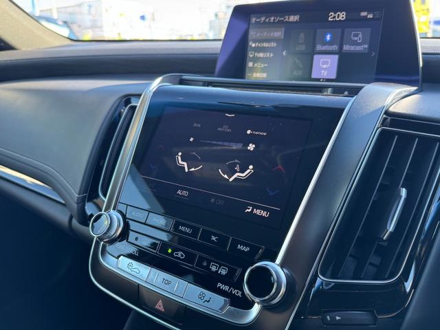 クラウンハイブリッド Ｓ　Ｃパッケージ　純正メーカーナビ　シート＆ハンドルヒーター　バックカメラ　ブラインドスポットモニター　レーダークルーズ　Ｂｌｕｅｔｏｏｔｈ　ＴＶキット　ＥＴＣ　パワーシート　スペアキー　ワンオーナー（12枚目）