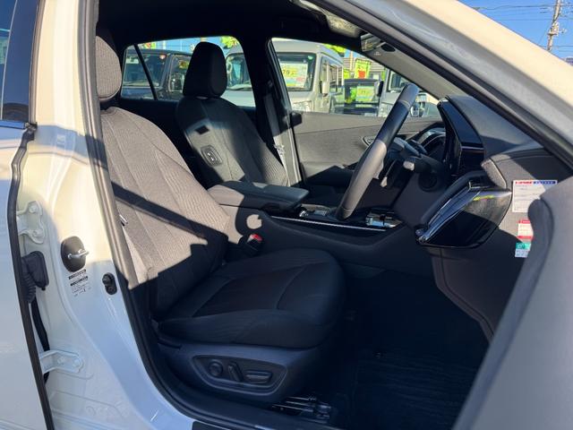 クラウンハイブリッド Ｓ　Ｃパッケージ　純正メーカーナビ　シート＆ハンドルヒーター　バックカメラ　ブラインドスポットモニター　レーダークルーズ　Ｂｌｕｅｔｏｏｔｈ　ＴＶキット　ＥＴＣ　パワーシート　スペアキー　ワンオーナー（29枚目）