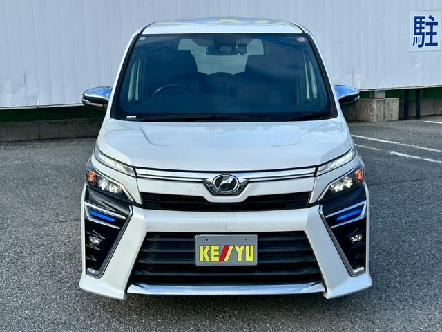 ヴォクシー ZS 煌 千葉直仕入/純正10型ナビ&12.1型後席モニター/バックカメラ/両側パワースライド/衝突被害軽減システム/Bluetoothオーディオ/純正アルミ/レーンキープアシスト/ETC/ドライブレコーダー(6枚目)