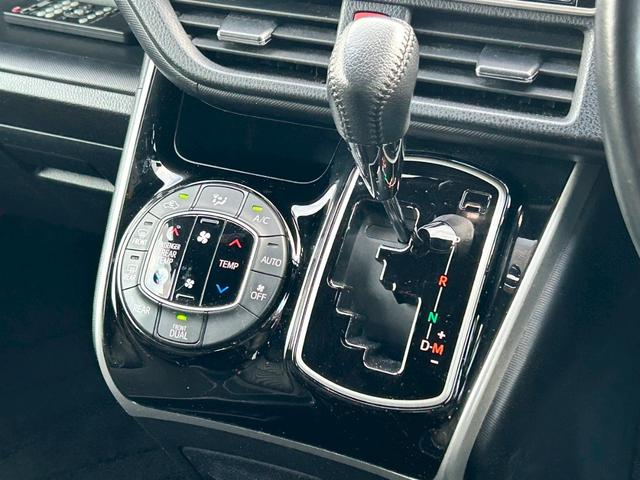 ヴォクシー ZS 煌 千葉直仕入/純正10型ナビ&12.1型後席モニター/バックカメラ/両側パワースライド/衝突被害軽減システム/Bluetoothオーディオ/純正アルミ/レーンキープアシスト/ETC/ドライブレコーダー(20枚目)