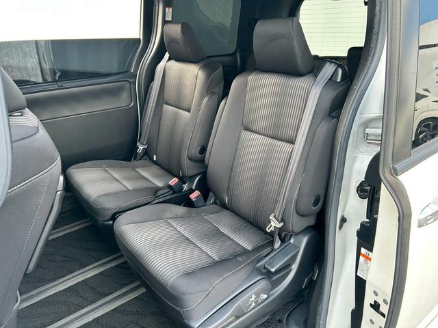 ヴォクシー ZS 煌 千葉直仕入/純正10型ナビ&12.1型後席モニター/バックカメラ/両側パワースライド/衝突被害軽減システム/Bluetoothオーディオ/純正アルミ/レーンキープアシスト/ETC/ドライブレコーダー(33枚目)