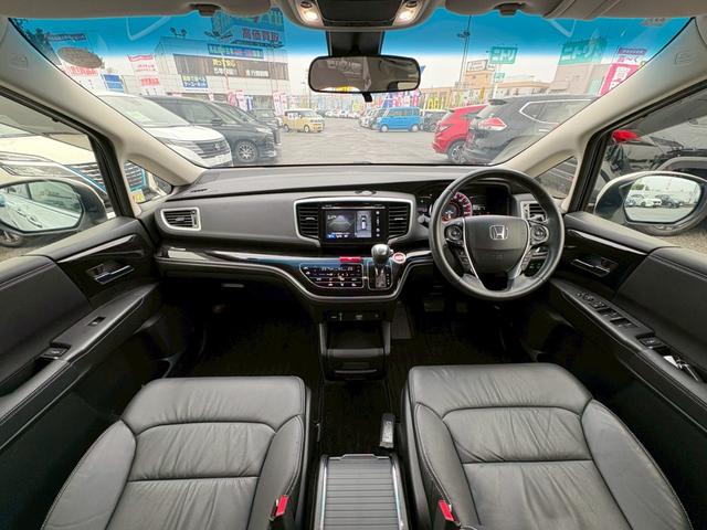 オデッセイ アブソルート・EXホンダセンシング 本革シート 禁煙 衝突被害軽減システム 全方位カメラ ブラインドスポットモニター 純正ナビ フルセグ CD DVD USB Bluetooth 両側パワースライドドア フリップダウンモニター(5枚目)