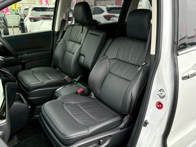 オデッセイ アブソルート・EXホンダセンシング 本革シート 禁煙 衝突被害軽減システム 全方位カメラ ブラインドスポットモニター 純正ナビ フルセグ CD DVD USB Bluetooth 両側パワースライドドア フリップダウンモニター(17枚目)