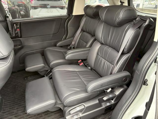 オデッセイ アブソルート・EXホンダセンシング 本革シート 禁煙 衝突被害軽減システム 全方位カメラ ブラインドスポットモニター 純正ナビ フルセグ CD DVD USB Bluetooth 両側パワースライドドア フリップダウンモニター(21枚目)