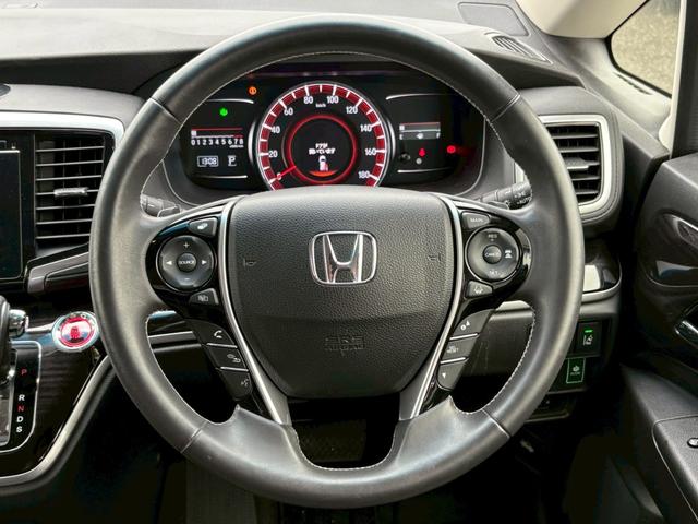 オデッセイ アブソルート・EXホンダセンシング 本革シート 禁煙 衝突被害軽減システム 全方位カメラ ブラインドスポットモニター 純正ナビ フルセグ CD DVD USB Bluetooth 両側パワースライドドア フリップダウンモニター(24枚目)