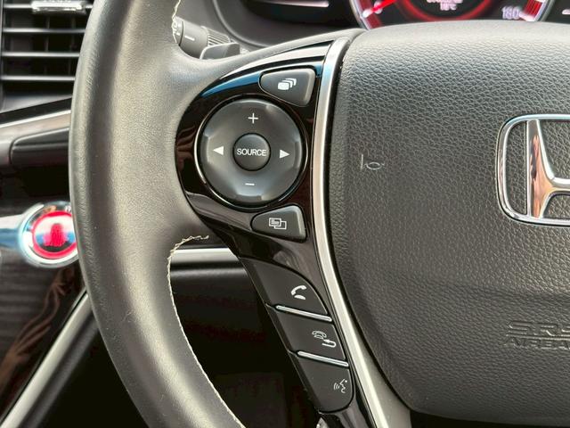 オデッセイ アブソルート・EXホンダセンシング 本革シート 禁煙 衝突被害軽減システム 全方位カメラ ブラインドスポットモニター 純正ナビ フルセグ CD DVD USB Bluetooth 両側パワースライドドア フリップダウンモニター(26枚目)