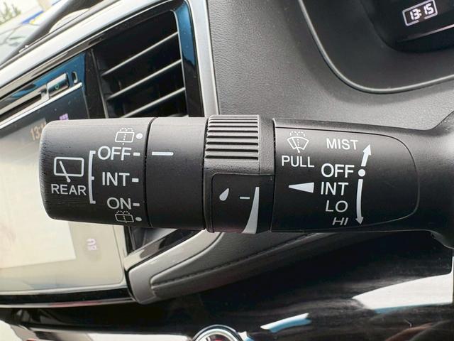 オデッセイ アブソルート・EXホンダセンシング 本革シート 禁煙 衝突被害軽減システム 全方位カメラ ブラインドスポットモニター 純正ナビ フルセグ CD DVD USB Bluetooth 両側パワースライドドア フリップダウンモニター(28枚目)