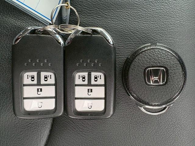 オデッセイ アブソルート・EXホンダセンシング 本革シート 禁煙 衝突被害軽減システム 全方位カメラ ブラインドスポットモニター 純正ナビ フルセグ CD DVD USB Bluetooth 両側パワースライドドア フリップダウンモニター(34枚目)