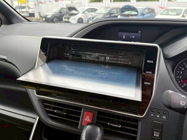 ヴォクシー ＺＳ　煌ＩＩＩ　後期型／１０型純正ナビ＆１２．１型後席モニター／モデリスタエアロ／衝突被害軽減ブレーキ／ＨＤＭＩ／走行中ＴＶ視聴可能／バックカメラ／ＥＴＣ／両側パワースライドドア／コーナーセンサー／純正アルミ／禁煙（13枚目）