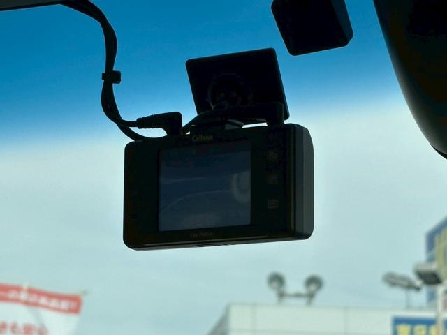 タント カスタムＲＳ　トップエディションＶＳ　ＳＡＩＩＩ　☆千葉店仕入☆禁煙／衝突被害軽減システム／全方位カメラ／前後ドラレコ／ヒーター付ハーフレザーシート／７インチナビ／ＣＤ／ＤＶＤ／Ｂｌｕｅｔｏｏｔｈ／両側電動スライド／ＬＥＤオートライト／ＥＴＣ／保証書（13枚目）