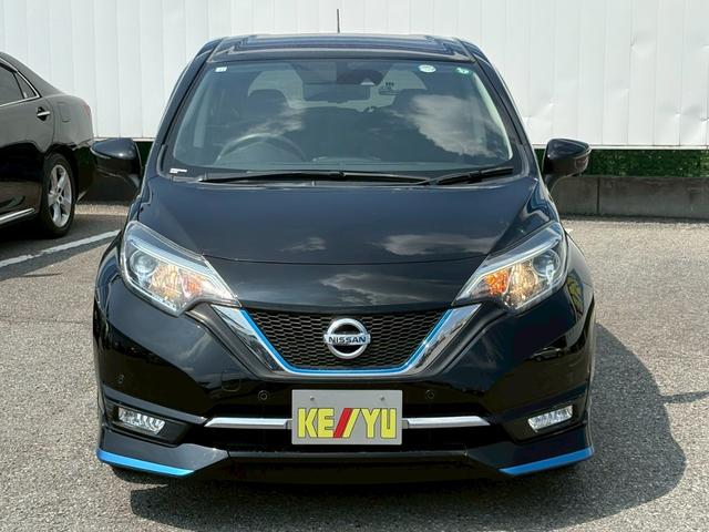 ノート e-パワー メダリスト 禁煙 衝突被害軽減システム 全方位カメラ ETC ワンセグTV LEDヘッドライト フルエアロ スマートキー キーレス 運転席エアバック 助手席エアバック ABS パワーウィンドウ アルミホイール(6枚目)