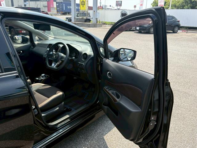 ノート e-パワー メダリスト 禁煙 衝突被害軽減システム 全方位カメラ ETC ワンセグTV LEDヘッドライト フルエアロ スマートキー キーレス 運転席エアバック 助手席エアバック ABS パワーウィンドウ アルミホイール(14枚目)