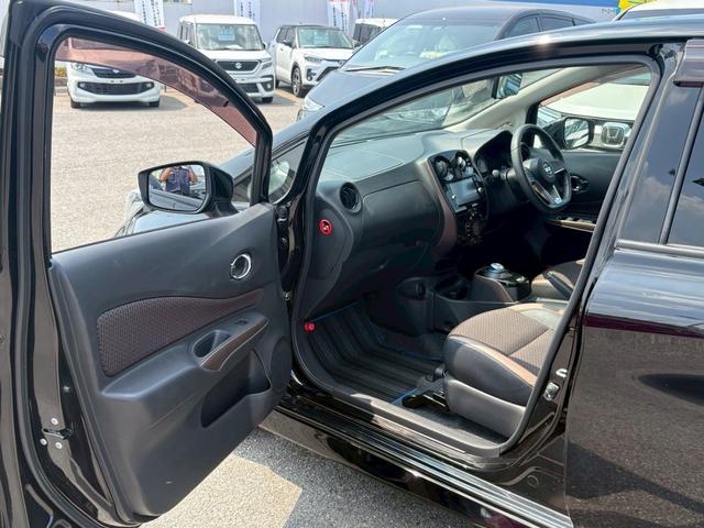 ノート e-パワー メダリスト 禁煙 衝突被害軽減システム 全方位カメラ ETC ワンセグTV LEDヘッドライト フルエアロ スマートキー キーレス 運転席エアバック 助手席エアバック ABS パワーウィンドウ アルミホイール(18枚目)