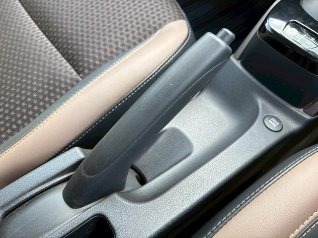 ノート e-パワー メダリスト 禁煙 衝突被害軽減システム 全方位カメラ ETC ワンセグTV LEDヘッドライト フルエアロ スマートキー キーレス 運転席エアバック 助手席エアバック ABS パワーウィンドウ アルミホイール(36枚目)