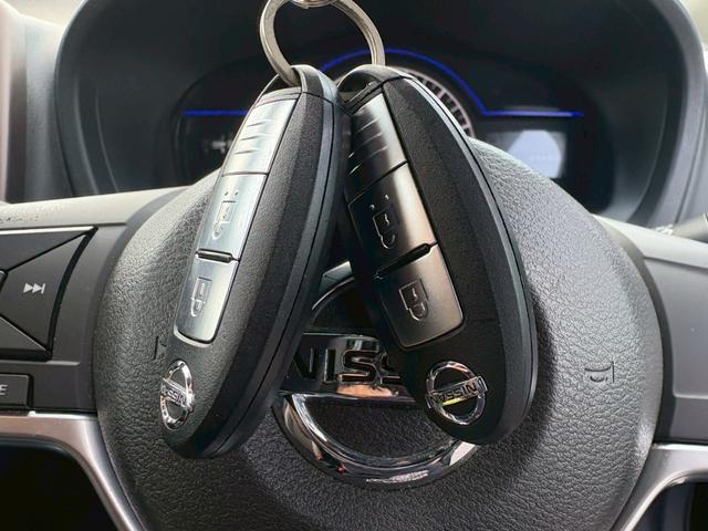 ノート e-パワー メダリスト 禁煙 衝突被害軽減システム 全方位カメラ ETC ワンセグTV LEDヘッドライト フルエアロ スマートキー キーレス 運転席エアバック 助手席エアバック ABS パワーウィンドウ アルミホイール(38枚目)