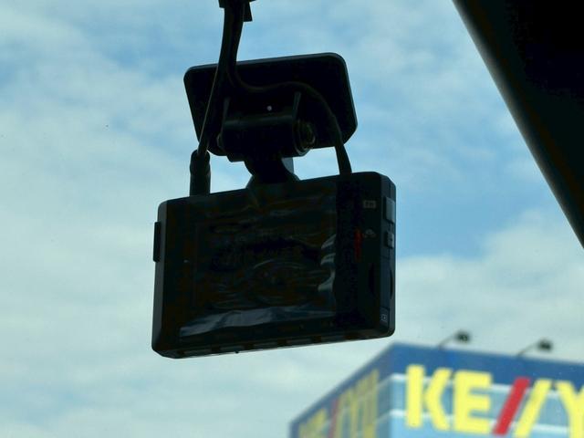 ルーミー カスタムＧ－Ｔ　ワンオーナー　禁煙　ターボ　衝突被害軽減システム　バックカメラ　純正９インチナビ　フルセグ　ＣＤ　ＤＶＤ　ミュージックサーバー　ＵＳＢ　Ｂｌｕｅｔｏｏｔｈ　両側パワースライドドア　ドラレコ前後　ＥＴＣ（32枚目）