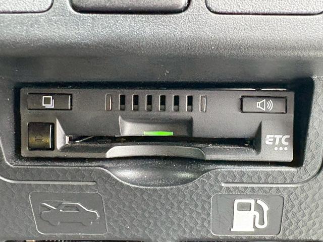 ルーミー カスタムＧ－Ｔ　ワンオーナー　禁煙　ターボ　衝突被害軽減システム　バックカメラ　純正９インチナビ　フルセグ　ＣＤ　ＤＶＤ　ミュージックサーバー　ＵＳＢ　Ｂｌｕｅｔｏｏｔｈ　両側パワースライドドア　ドラレコ前後　ＥＴＣ（36枚目）