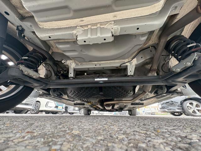 ルーミー カスタムＧ－Ｔ　ワンオーナー　禁煙　ターボ　衝突被害軽減システム　バックカメラ　純正９インチナビ　フルセグ　ＣＤ　ＤＶＤ　ミュージックサーバー　ＵＳＢ　Ｂｌｕｅｔｏｏｔｈ　両側パワースライドドア　ドラレコ前後　ＥＴＣ（42枚目）