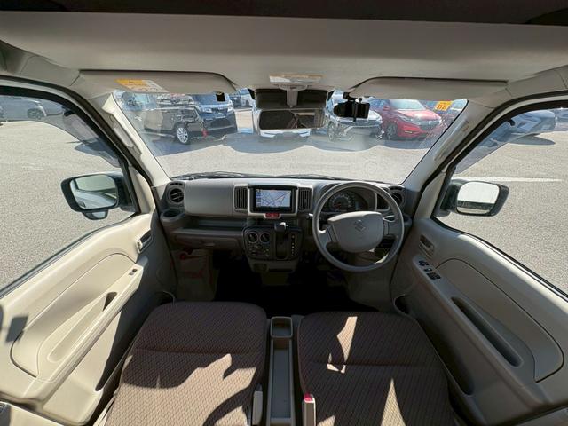 エブリイ ＰＣリミテッド　禁煙　衝突被害軽減システム　レーンアシスト　バックカメラ　社外ナビ　ＣＤ　ＤＶＤ　ミュージックサーバー　Ｂｌｕｅｔｏｏｔｈオーディオ　ＥＴＣ　ドラレコ前　オートライト　横滑り防止　コーナーセンサー（5枚目）