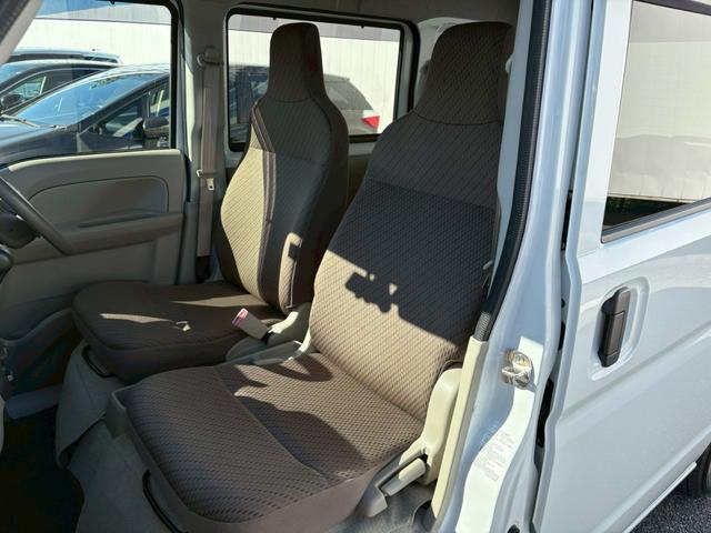 エブリイ ＰＣリミテッド　禁煙　衝突被害軽減システム　レーンアシスト　バックカメラ　社外ナビ　ＣＤ　ＤＶＤ　ミュージックサーバー　Ｂｌｕｅｔｏｏｔｈオーディオ　ＥＴＣ　ドラレコ前　オートライト　横滑り防止　コーナーセンサー（17枚目）