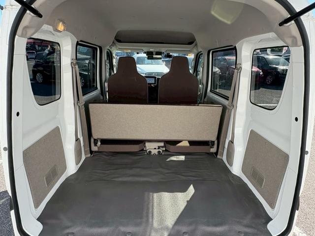 エブリイ ＰＣリミテッド　禁煙　衝突被害軽減システム　レーンアシスト　バックカメラ　社外ナビ　ＣＤ　ＤＶＤ　ミュージックサーバー　Ｂｌｕｅｔｏｏｔｈオーディオ　ＥＴＣ　ドラレコ前　オートライト　横滑り防止　コーナーセンサー（21枚目）