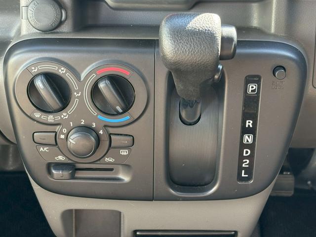 エブリイ ＰＣリミテッド　禁煙　衝突被害軽減システム　レーンアシスト　バックカメラ　社外ナビ　ＣＤ　ＤＶＤ　ミュージックサーバー　Ｂｌｕｅｔｏｏｔｈオーディオ　ＥＴＣ　ドラレコ前　オートライト　横滑り防止　コーナーセンサー（35枚目）