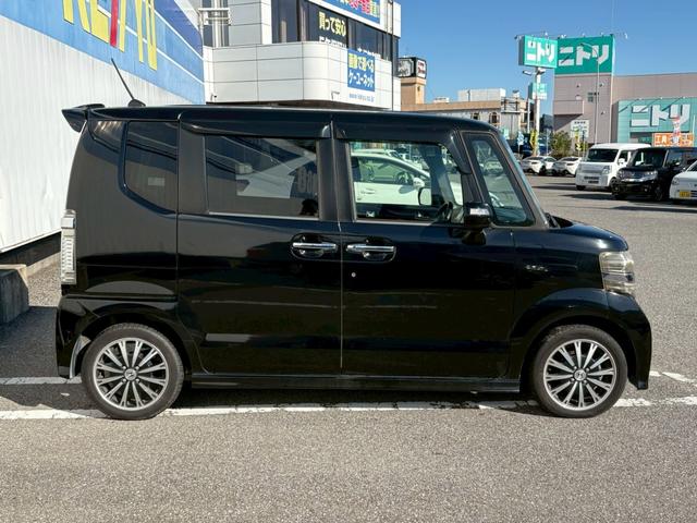 Ｎ－ＢＯＸカスタム Ｇ・ターボパッケージ　禁煙　７インチナビ　フルセグ　Ｂｌｕｅｔｏｏｔｈオーディオ　ＣＤ　ＤＶＤ　ミュージックサーバー　バックカメラ　ＥＴＣ　スマートキー　プッシュスタート　前後ドラレコ　両側パワースライドドア　純正エアロ（9枚目）