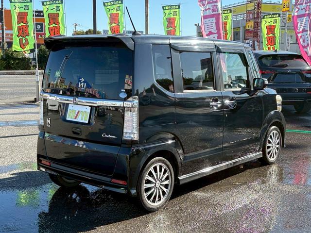 Ｎ－ＢＯＸカスタム Ｇ・ターボパッケージ　禁煙　７インチナビ　フルセグ　Ｂｌｕｅｔｏｏｔｈオーディオ　ＣＤ　ＤＶＤ　ミュージックサーバー　バックカメラ　ＥＴＣ　スマートキー　プッシュスタート　前後ドラレコ　両側パワースライドドア　純正エアロ（10枚目）