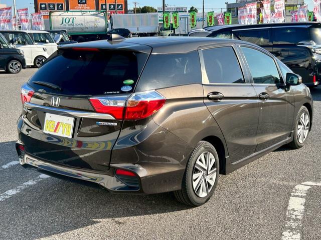 シャトル 　社外７インチナビ／ハーフレザーシート／ＬＥＤヘッドライト／Ｂｌｕｅｔｏｏｔｈオーディオ／クルーズコントロール／コーナーセンサー／バックカメラ／ＥＴＣ／パドルシフト／ステアリングリモコン／禁煙（9枚目）