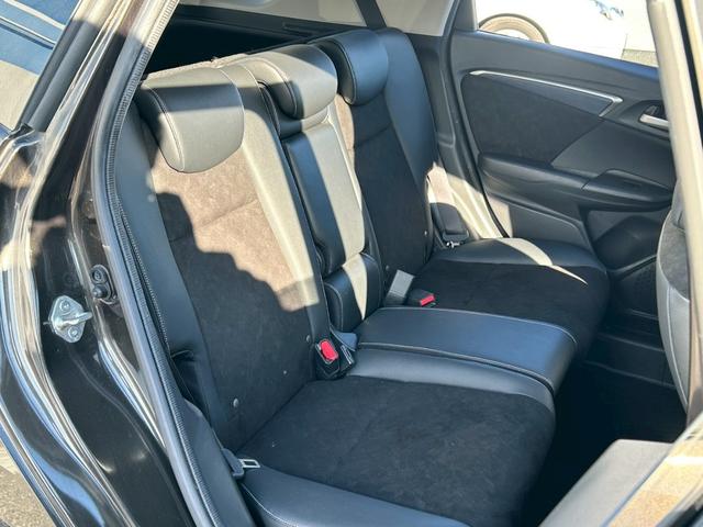 シャトル 　社外７インチナビ／ハーフレザーシート／ＬＥＤヘッドライト／Ｂｌｕｅｔｏｏｔｈオーディオ／クルーズコントロール／コーナーセンサー／バックカメラ／ＥＴＣ／パドルシフト／ステアリングリモコン／禁煙（27枚目）