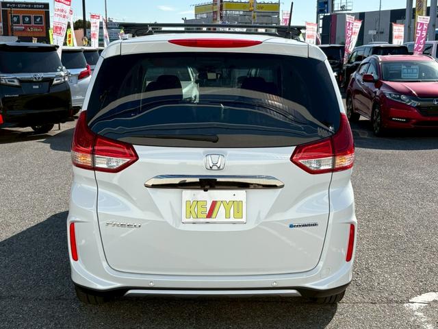 フリードハイブリッド ハイブリッド・クロスター　禁煙　ワンオーナー　ベースキャリア　衝突被害軽減システム　レーンアシスト　クルーズコントロール　横滑り防止　社外ナビ　フルセグ　ＣＤ　ＤＶＤ　ＵＳＢ　Ｂｌｕｅｔｏｏｔｈ　バックカメラ　ドラレコ前後（11枚目）