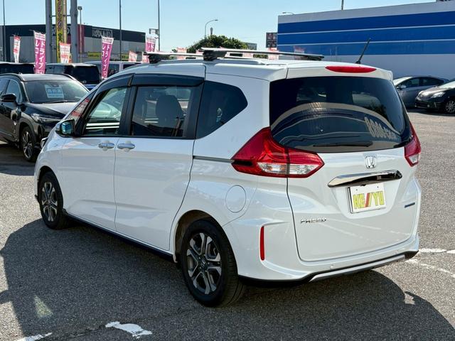 フリードハイブリッド ハイブリッド・クロスター　禁煙　ワンオーナー　ベースキャリア　衝突被害軽減システム　レーンアシスト　クルーズコントロール　横滑り防止　社外ナビ　フルセグ　ＣＤ　ＤＶＤ　ＵＳＢ　Ｂｌｕｅｔｏｏｔｈ　バックカメラ　ドラレコ前後（12枚目）