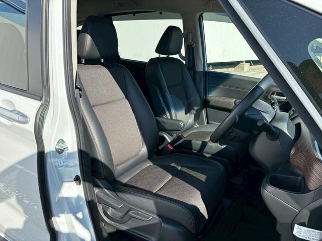 フリードハイブリッド ハイブリッド・クロスター　禁煙　ワンオーナー　ベースキャリア　衝突被害軽減システム　レーンアシスト　クルーズコントロール　横滑り防止　社外ナビ　フルセグ　ＣＤ　ＤＶＤ　ＵＳＢ　Ｂｌｕｅｔｏｏｔｈ　バックカメラ　ドラレコ前後（14枚目）