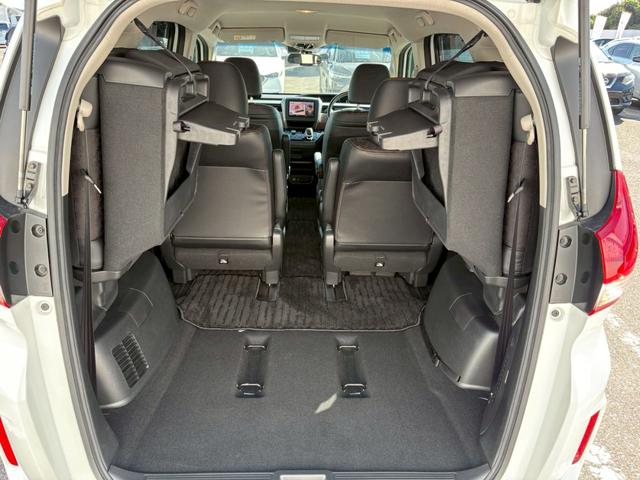 フリードハイブリッド ハイブリッド・クロスター　禁煙　ワンオーナー　ベースキャリア　衝突被害軽減システム　レーンアシスト　クルーズコントロール　横滑り防止　社外ナビ　フルセグ　ＣＤ　ＤＶＤ　ＵＳＢ　Ｂｌｕｅｔｏｏｔｈ　バックカメラ　ドラレコ前後（24枚目）