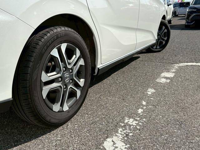 フリードハイブリッド ハイブリッド・クロスター　禁煙　ワンオーナー　ベースキャリア　衝突被害軽減システム　レーンアシスト　クルーズコントロール　横滑り防止　社外ナビ　フルセグ　ＣＤ　ＤＶＤ　ＵＳＢ　Ｂｌｕｅｔｏｏｔｈ　バックカメラ　ドラレコ前後（26枚目）