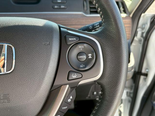 フリードハイブリッド ハイブリッド・クロスター　禁煙　ワンオーナー　ベースキャリア　衝突被害軽減システム　レーンアシスト　クルーズコントロール　横滑り防止　社外ナビ　フルセグ　ＣＤ　ＤＶＤ　ＵＳＢ　Ｂｌｕｅｔｏｏｔｈ　バックカメラ　ドラレコ前後（28枚目）