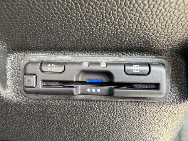 フリードハイブリッド ハイブリッド・クロスター　禁煙　ワンオーナー　ベースキャリア　衝突被害軽減システム　レーンアシスト　クルーズコントロール　横滑り防止　社外ナビ　フルセグ　ＣＤ　ＤＶＤ　ＵＳＢ　Ｂｌｕｅｔｏｏｔｈ　バックカメラ　ドラレコ前後（35枚目）