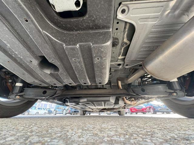 フリードハイブリッド ハイブリッド・クロスター　禁煙　ワンオーナー　ベースキャリア　衝突被害軽減システム　レーンアシスト　クルーズコントロール　横滑り防止　社外ナビ　フルセグ　ＣＤ　ＤＶＤ　ＵＳＢ　Ｂｌｕｅｔｏｏｔｈ　バックカメラ　ドラレコ前後（41枚目）