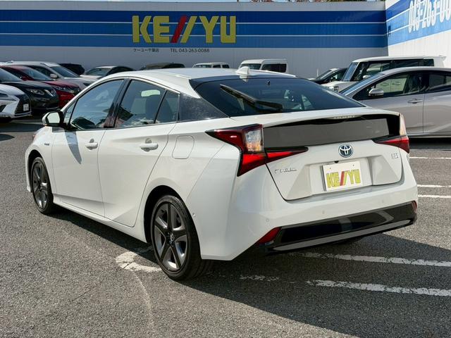 プリウス Ａツーリングセレクション　禁煙／前後ドラレコ／衝突被害軽減システム／コーナーセンサー／ヘッドアップディスプレイ／ヒーター付レザーシート／純正９型ナビ／フルセグ／ＣＤ／ＤＶＤ／Ｂｌｕｅｔｏｏｔｈ／バックカメラ／ＥＴＣ２．０（9枚目）