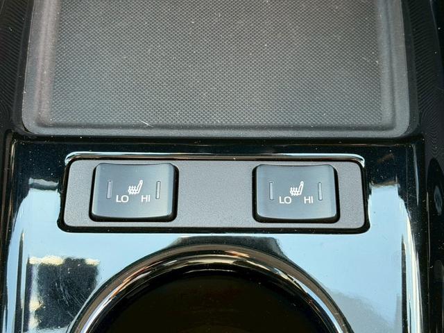 プリウス Ａツーリングセレクション　禁煙／前後ドラレコ／衝突被害軽減システム／コーナーセンサー／ヘッドアップディスプレイ／ヒーター付レザーシート／純正９型ナビ／フルセグ／ＣＤ／ＤＶＤ／Ｂｌｕｅｔｏｏｔｈ／バックカメラ／ＥＴＣ２．０（24枚目）