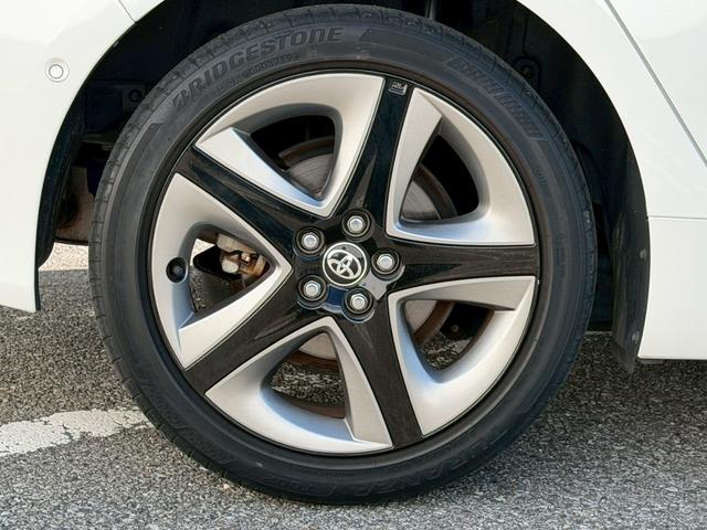 プリウス Ａツーリングセレクション　禁煙／前後ドラレコ／衝突被害軽減システム／コーナーセンサー／ヘッドアップディスプレイ／ヒーター付レザーシート／純正９型ナビ／フルセグ／ＣＤ／ＤＶＤ／Ｂｌｕｅｔｏｏｔｈ／バックカメラ／ＥＴＣ２．０（40枚目）