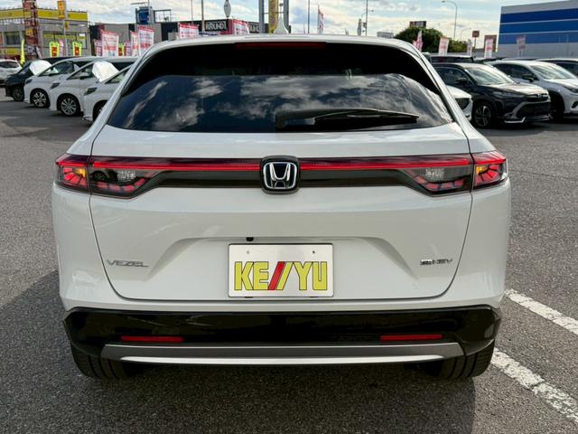 ヴェゼル ｅ：ＨＥＶ　Ｚ　禁煙／　１オーナー／後退出庫サポート／前後ドラレコ／衝突被害軽減システム／コーナーセンサー／純正９型ナビ／フルセグ／Ｂｌｕｅｔｏｏｔｈ／バックカメラ／ヒーター付ハーフレザーシート／置くだけ充電／ＥＴＣ２．０（10枚目）