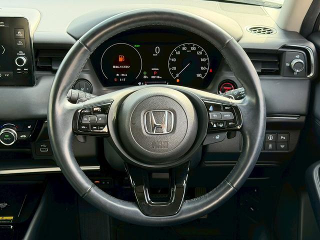 ヴェゼル ｅ：ＨＥＶ　Ｚ　禁煙／　１オーナー／後退出庫サポート／前後ドラレコ／衝突被害軽減システム／コーナーセンサー／純正９型ナビ／フルセグ／Ｂｌｕｅｔｏｏｔｈ／バックカメラ／ヒーター付ハーフレザーシート／置くだけ充電／ＥＴＣ２．０（13枚目）