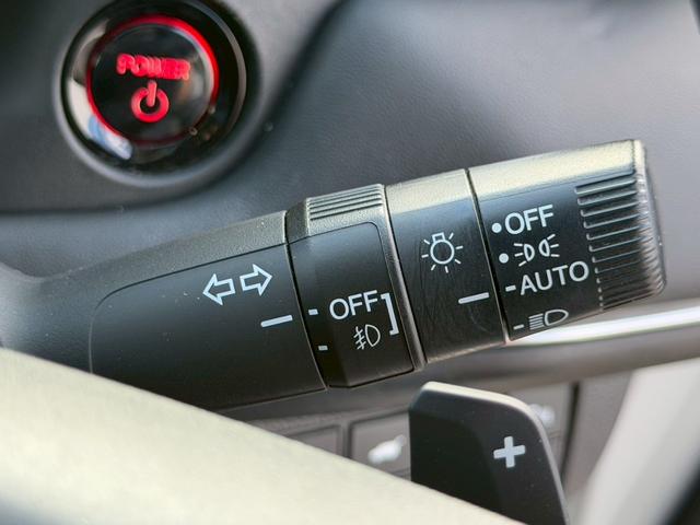 ヴェゼル ｅ：ＨＥＶ　Ｚ　禁煙／　１オーナー／後退出庫サポート／前後ドラレコ／衝突被害軽減システム／コーナーセンサー／純正９型ナビ／フルセグ／Ｂｌｕｅｔｏｏｔｈ／バックカメラ／ヒーター付ハーフレザーシート／置くだけ充電／ＥＴＣ２．０（18枚目）