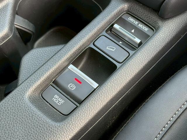 ヴェゼル ｅ：ＨＥＶ　Ｚ　禁煙／　１オーナー／後退出庫サポート／前後ドラレコ／衝突被害軽減システム／コーナーセンサー／純正９型ナビ／フルセグ／Ｂｌｕｅｔｏｏｔｈ／バックカメラ／ヒーター付ハーフレザーシート／置くだけ充電／ＥＴＣ２．０（27枚目）