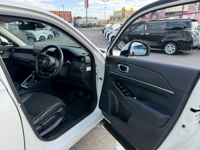 ヴェゼル ｅ：ＨＥＶ　Ｚ　禁煙／　１オーナー／後退出庫サポート／前後ドラレコ／衝突被害軽減システム／コーナーセンサー／純正９型ナビ／フルセグ／Ｂｌｕｅｔｏｏｔｈ／バックカメラ／ヒーター付ハーフレザーシート／置くだけ充電／ＥＴＣ２．０（28枚目）