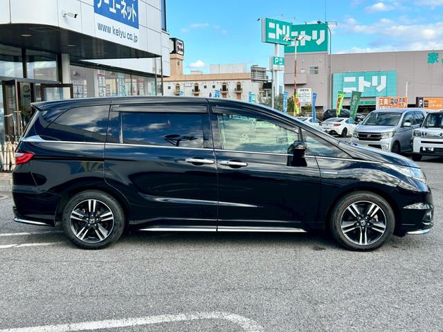 オデッセイハイブリッド ハイブリッドアブソルート・ホンダセンシンアドバンスＰ　禁煙／衝突被害軽減システム／メーカーオプションナビ／フルセグ／ＨＤＭＩ入力／ＣＤ／ＤＶＤ／Ｂｌｕｅｔｏｏｔｈ／全方位カメラ／両側電動スライド／ハーフレザーシート／ＬＥＤライト／純正アルミ／ＥＴＣ（7枚目）